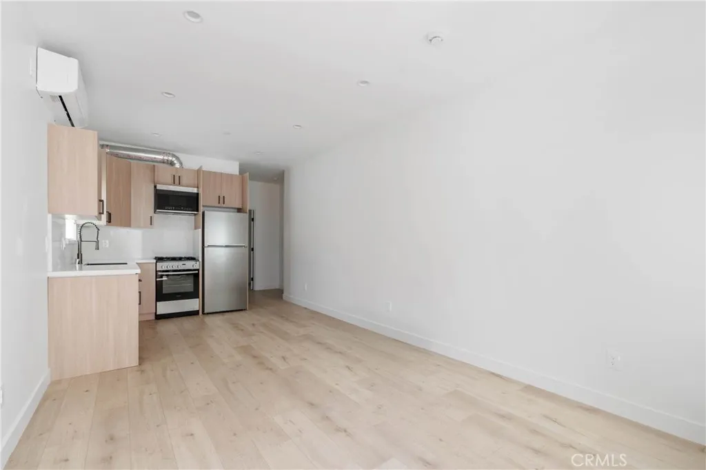 11140 Woodley Avenue Unit 1/4, Granada Hills, CA 91344 - Photo 3 of 6, Granada Hills, CA