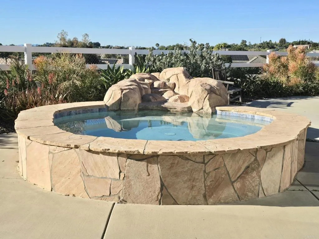 https://cdn.realtyfeed.com/cdn/127/306619708/19162821b5132d86f2cc687d6267167e.webp