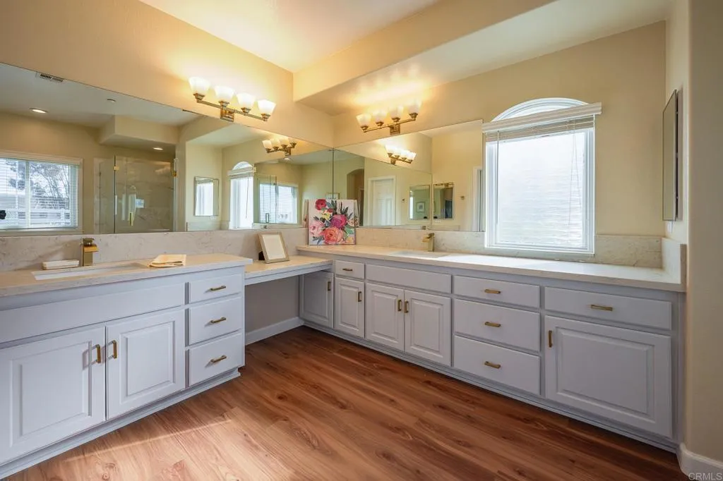 https://cdn.realtyfeed.com/cdn/127/306619708/34b4a5a5d6c2c3fb3480d870a4fd42ab.webp