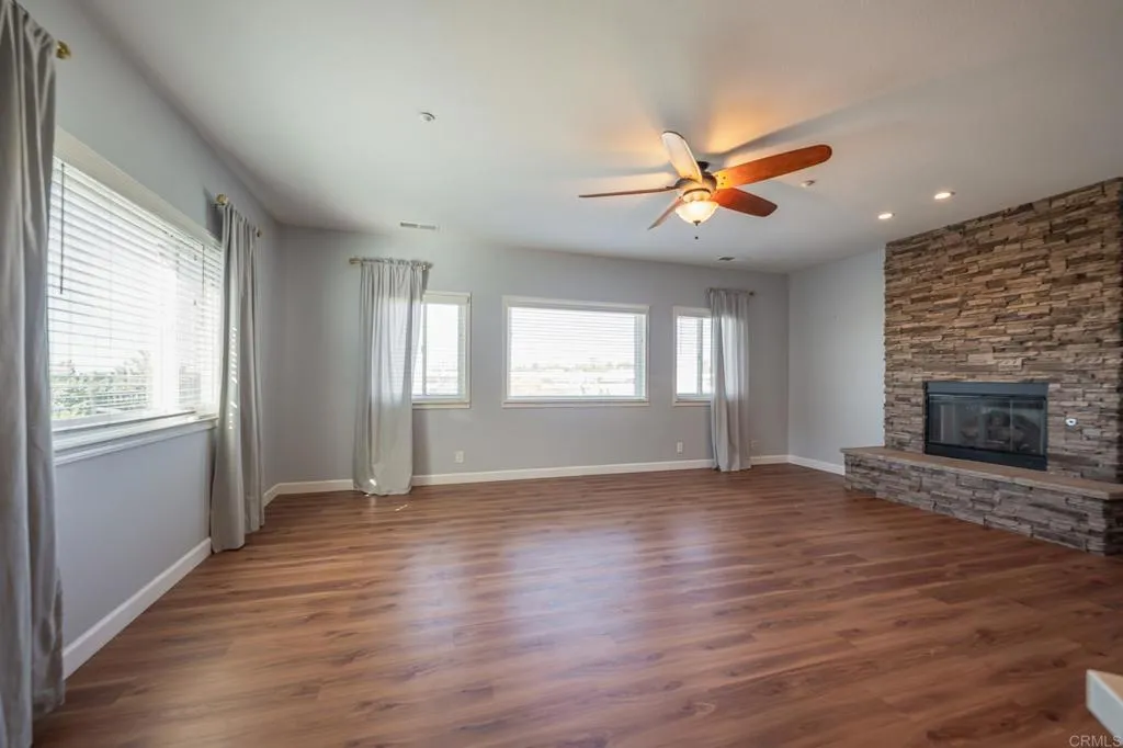 https://cdn.realtyfeed.com/cdn/127/306619708/b7f5ee0f2819da743e57e534132513c8.webp