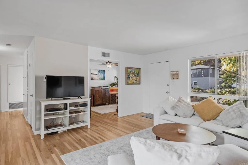 https://cdn.realtyfeed.com/cdn/127/306619740/fda7551411ab30c43d9f8659b7986d48.webp