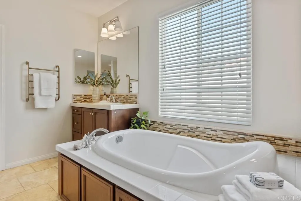 https://cdn.realtyfeed.com/cdn/127/306619800/146ab490805657ee47e3e15a235ea396.webp