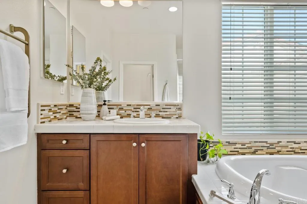 https://cdn.realtyfeed.com/cdn/127/306619800/6ad82a05522371b864d8ee18508e69c5.webp