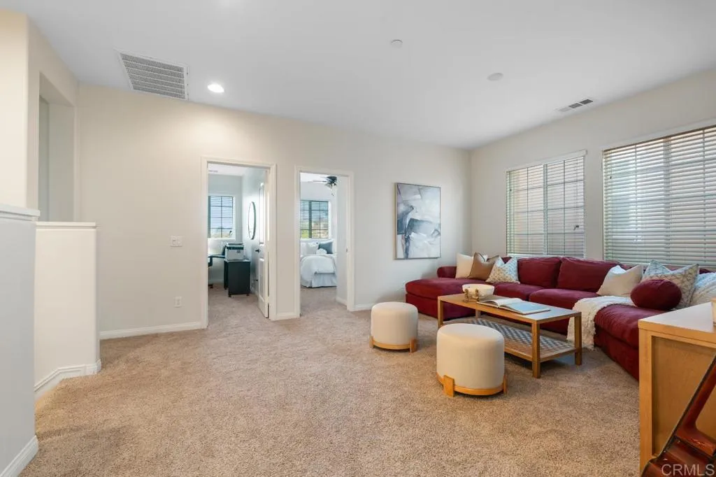 https://cdn.realtyfeed.com/cdn/127/306619800/a18cfef92b3773c692062bfc9943b02a.webp