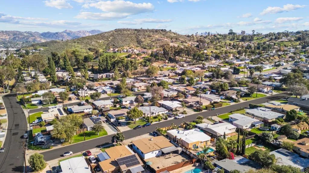 https://cdn.realtyfeed.com/cdn/127/306619817/13a2f1207d2fe30d44d641f6a7544939.webp