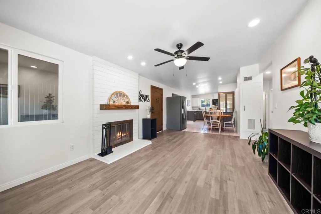https://cdn.realtyfeed.com/cdn/127/306619817/748742ac391885c129368406092b2443.webp