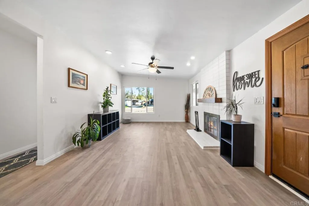 https://cdn.realtyfeed.com/cdn/127/306619817/7a9e3089e9c5a335026256c4808c1446.webp