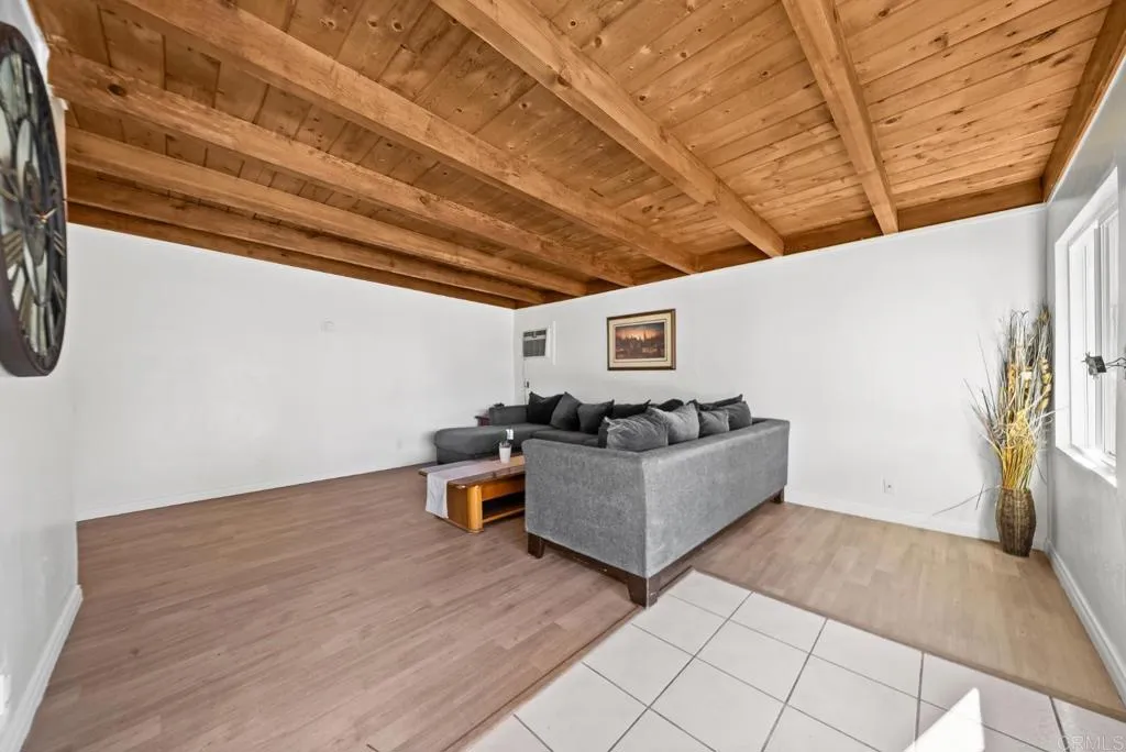 https://cdn.realtyfeed.com/cdn/127/306619817/a2a2511ae7ed1e0fdb336f76d115423f.webp