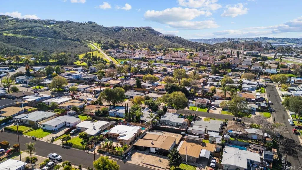 https://cdn.realtyfeed.com/cdn/127/306619817/c7bfec47f752c1b27dfc866c85c15e9a.webp