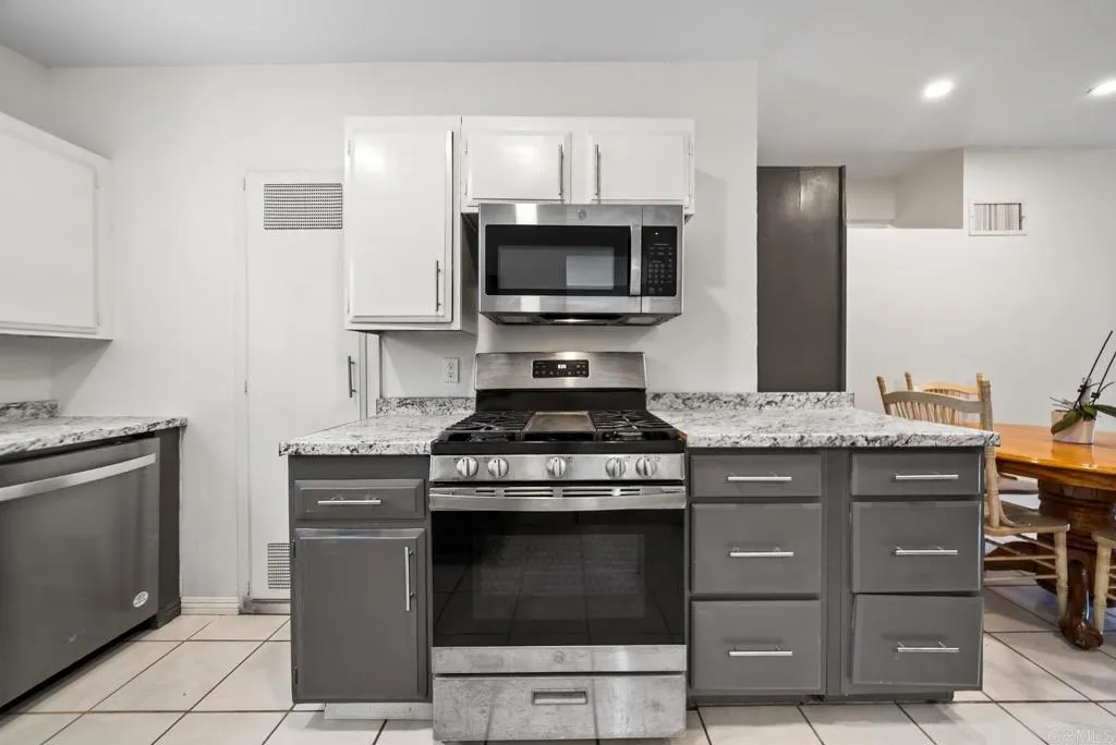 https://cdn.realtyfeed.com/cdn/127/306619817/f32b1382485c83154b96be057e11ec86.webp