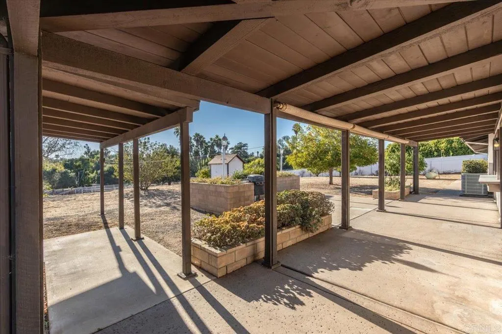 https://cdn.realtyfeed.com/cdn/127/306619827/1c3984d051be18534360072124d3217c.webp
