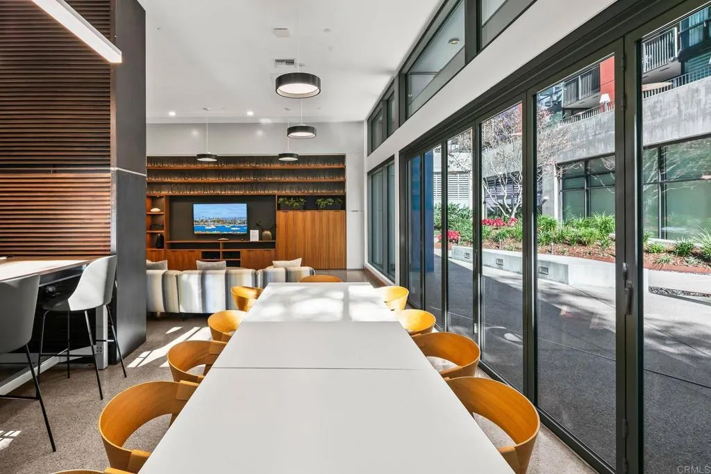 https://cdn.realtyfeed.com/cdn/127/306619844/f4ba1510046602606d26fef1bc93be24.webp