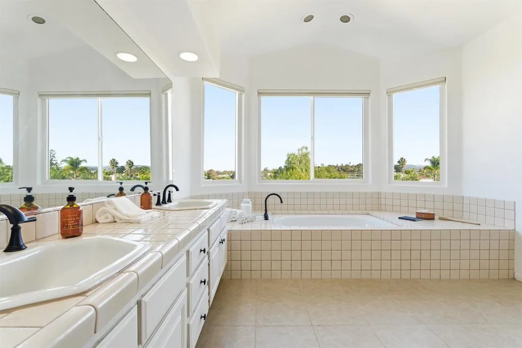 https://cdn.realtyfeed.com/cdn/127/306619851/204c6380cf9b4c2543203d70f7b8fce7.webp