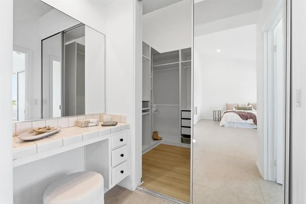 https://cdn.realtyfeed.com/cdn/127/306619851/a67d49b15b1179b549aa684582588401.webp