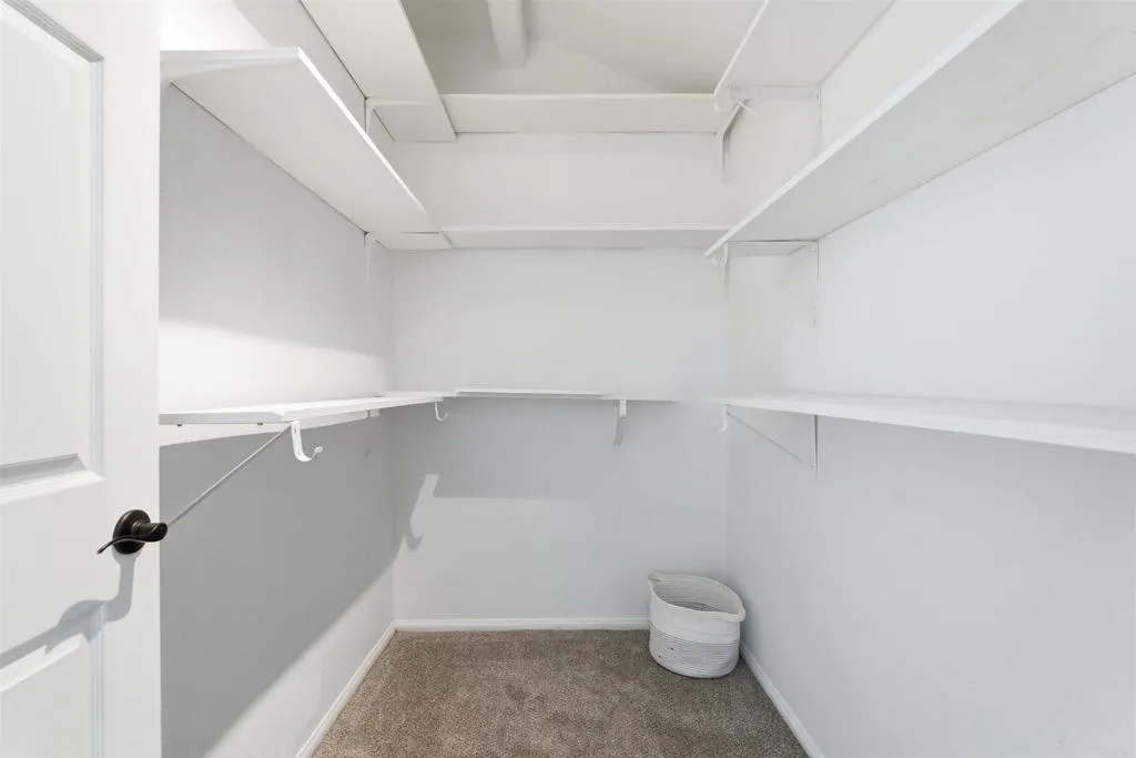https://cdn.realtyfeed.com/cdn/127/306619851/a6adf7d27a1bb7317114b78d212da1f8.webp