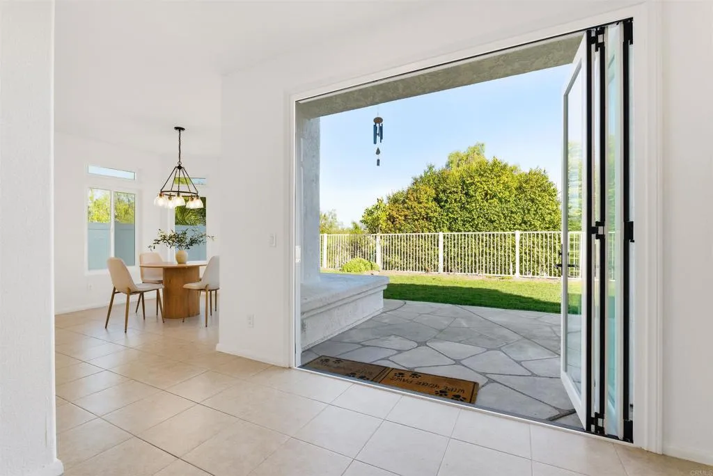 https://cdn.realtyfeed.com/cdn/127/306619851/c1dba118ad24fe80217686909187ede8.webp