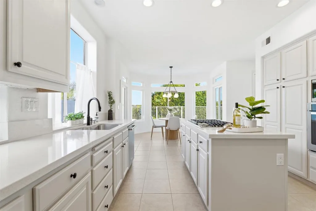 https://cdn.realtyfeed.com/cdn/127/306619851/d12fd5da6a14ed8cb423595bb74c967c.webp