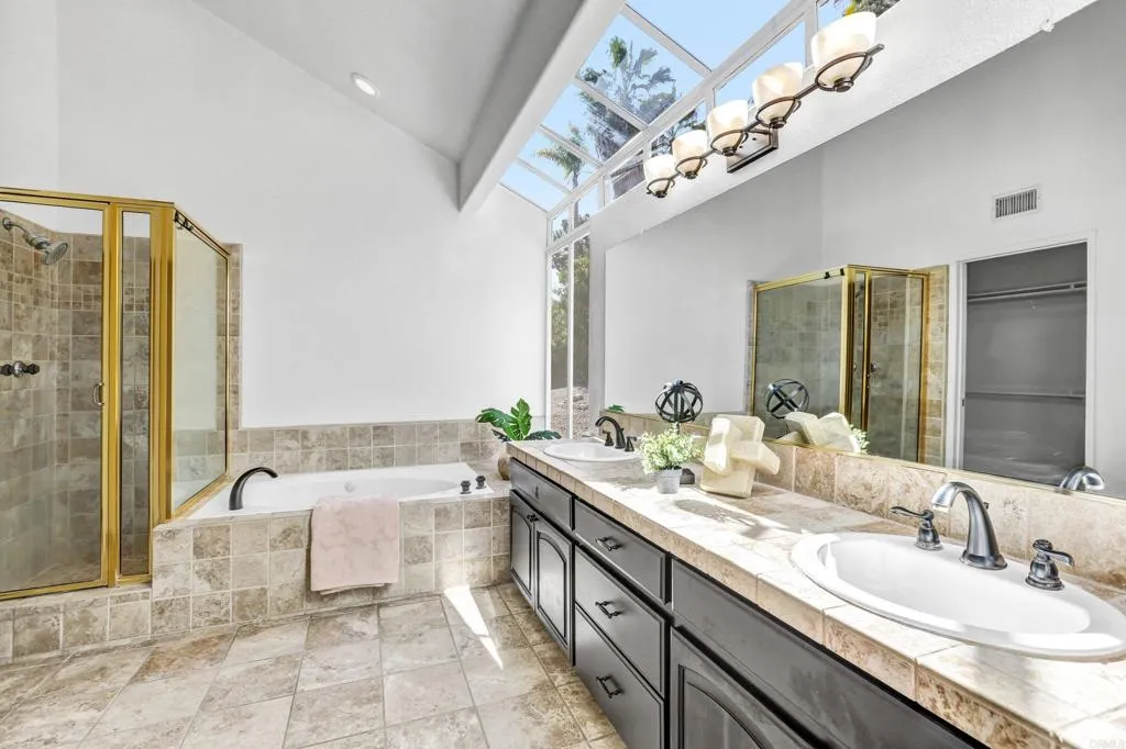 https://cdn.realtyfeed.com/cdn/127/306619858/ff23d35219e5a7b1618bbabee0491b52.webp
