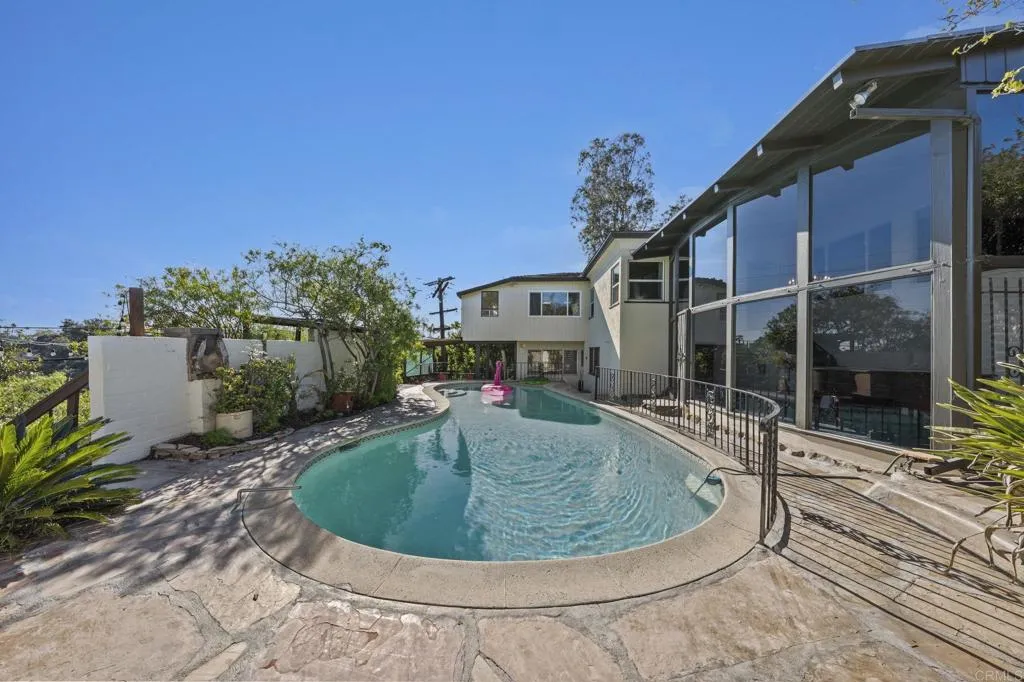 https://cdn.realtyfeed.com/cdn/127/306619866/d74173451398854137eef24a3332a069.webp