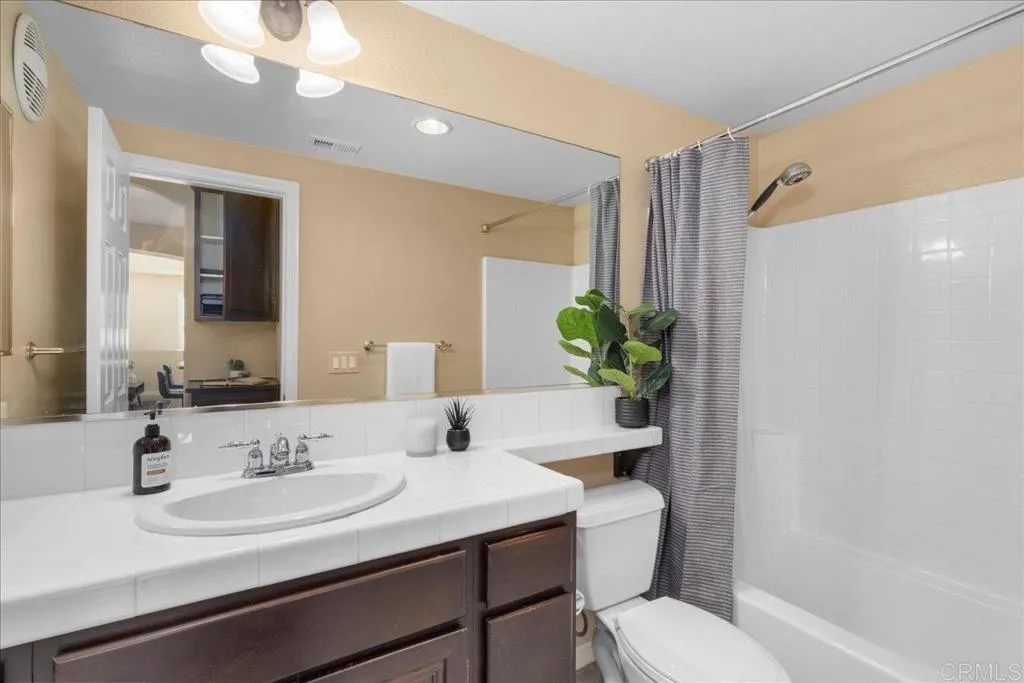https://cdn.realtyfeed.com/cdn/127/306619896/a776345aba9cb227bd67c0b085bde774.webp