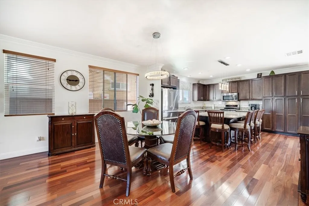https://cdn.realtyfeed.com/cdn/127/306619908/2887988b2d7d708813d850a136059040.webp