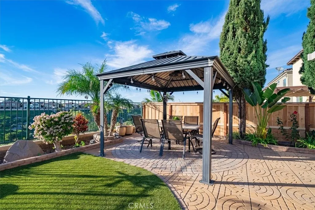 https://cdn.realtyfeed.com/cdn/127/306619908/ddd61eefbd60588af21bea570071de06.webp