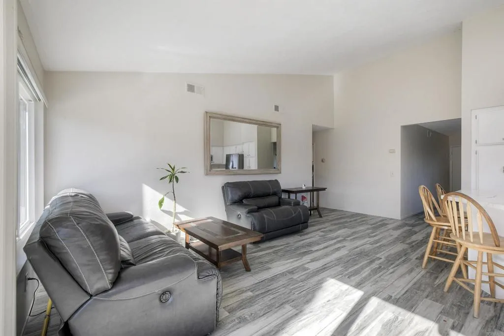 https://cdn.realtyfeed.com/cdn/127/306619991/7c4bf904e2d304e1741345fff4af6d3d.webp