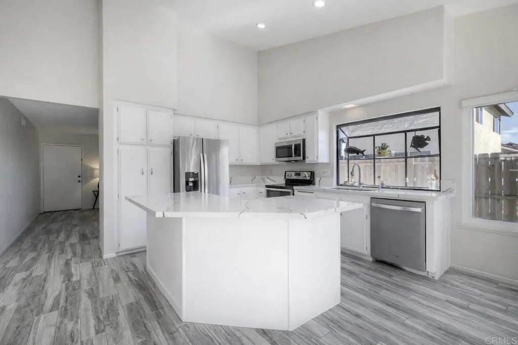 https://cdn.realtyfeed.com/cdn/127/306619991/8dec86a26c2cb7774d605ae0584f2645.webp