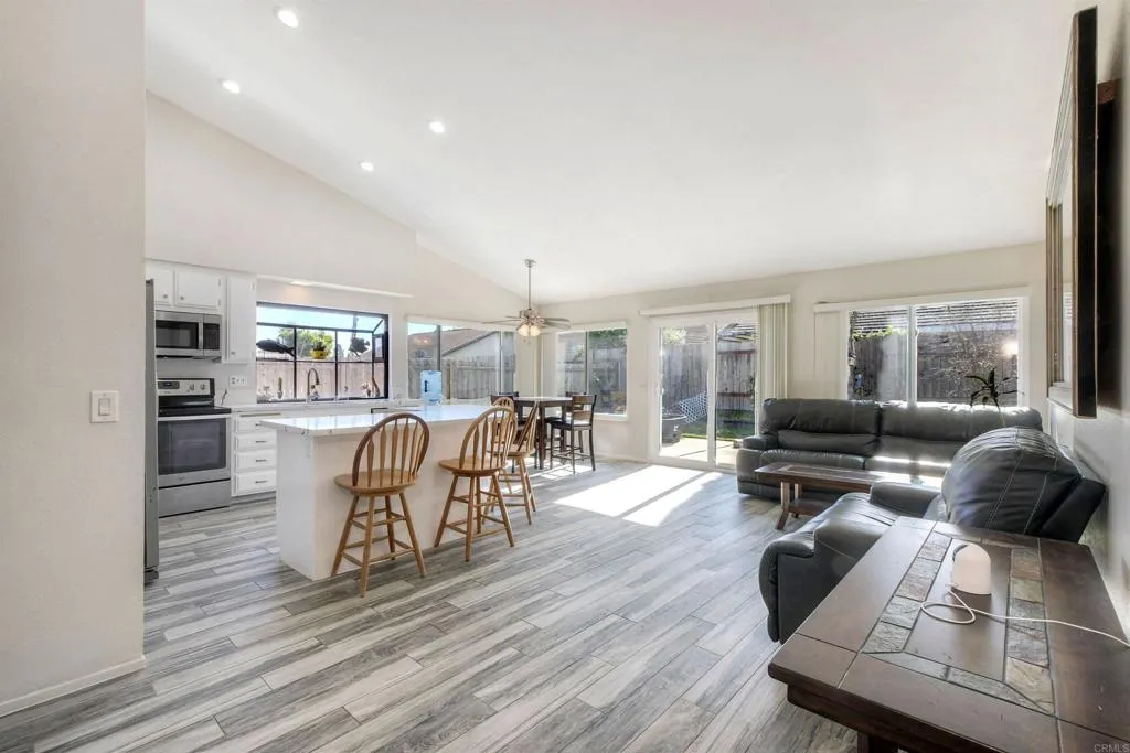https://cdn.realtyfeed.com/cdn/127/306619991/9c27d19e16dc9a87feaa9cdf76aea01c.webp