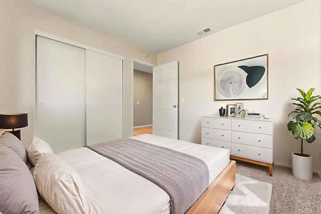 https://cdn.realtyfeed.com/cdn/127/306620082/f9f6073325e356f6661e587653b9cd5b.webp
