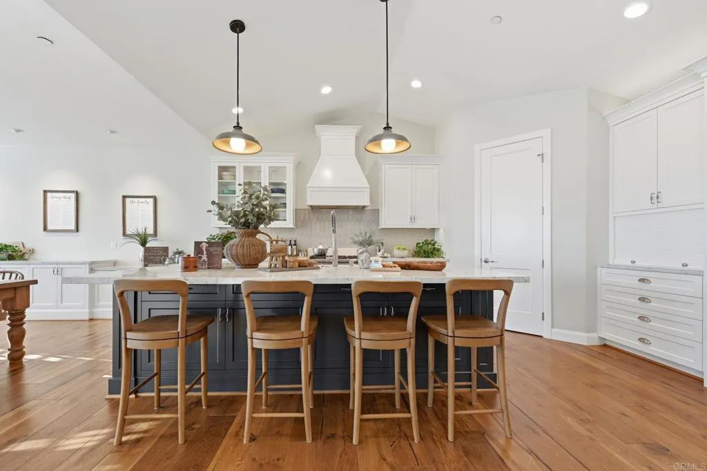 https://cdn.realtyfeed.com/cdn/127/306620090/37144b6a0516c4b4b44542488020b70a.webp