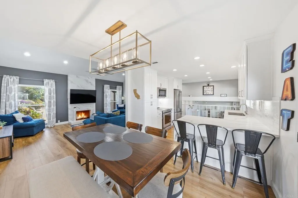 https://cdn.realtyfeed.com/cdn/127/306620107/26beace73e04303b0416285d872a7068.webp