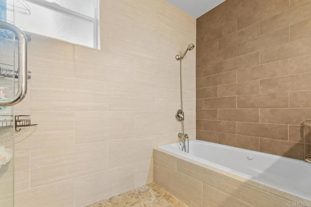 https://cdn.realtyfeed.com/cdn/127/306620178/519119d5d9fd9b13648b6a04c0ac1a0e.webp