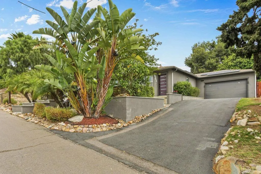 https://cdn.realtyfeed.com/cdn/127/306620178/e9176f772f0b34fba6c8c029814e32bd.webp