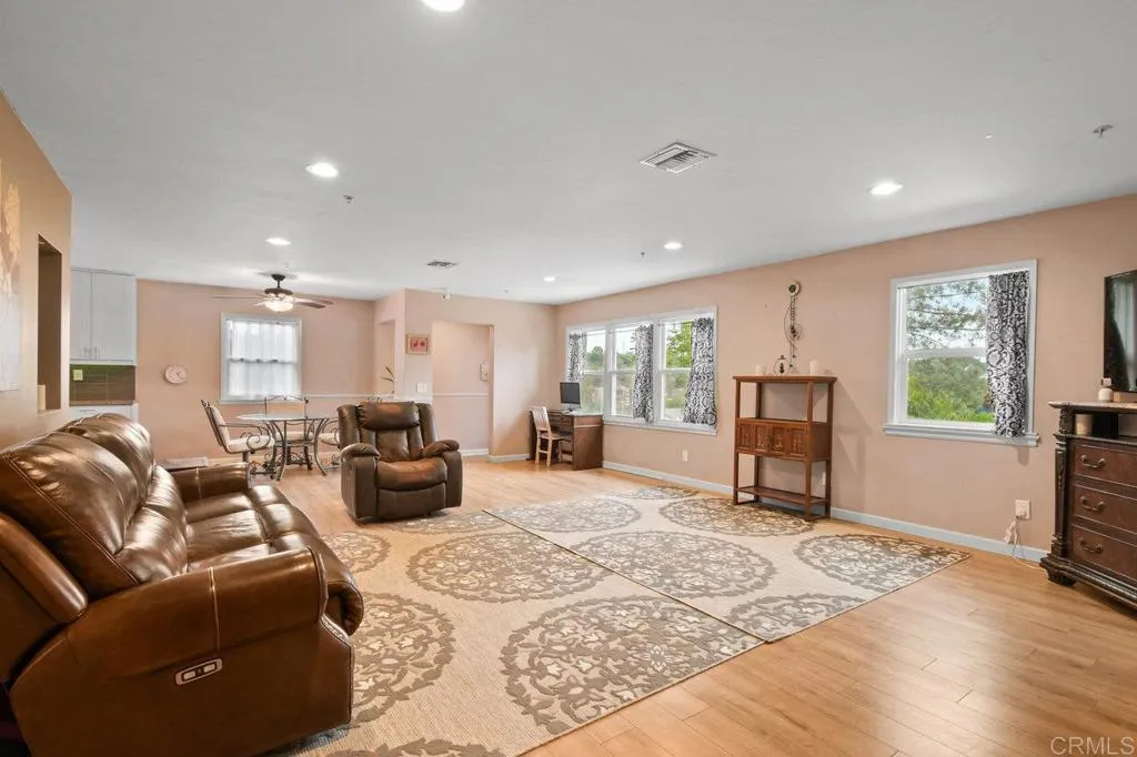 https://cdn.realtyfeed.com/cdn/127/306620178/f30ba695a4b6276474c9b334c01fcfe0.webp