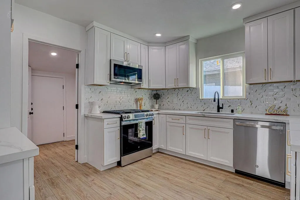https://cdn.realtyfeed.com/cdn/127/306620202/52bee38428e40394d258e44d31816786.webp