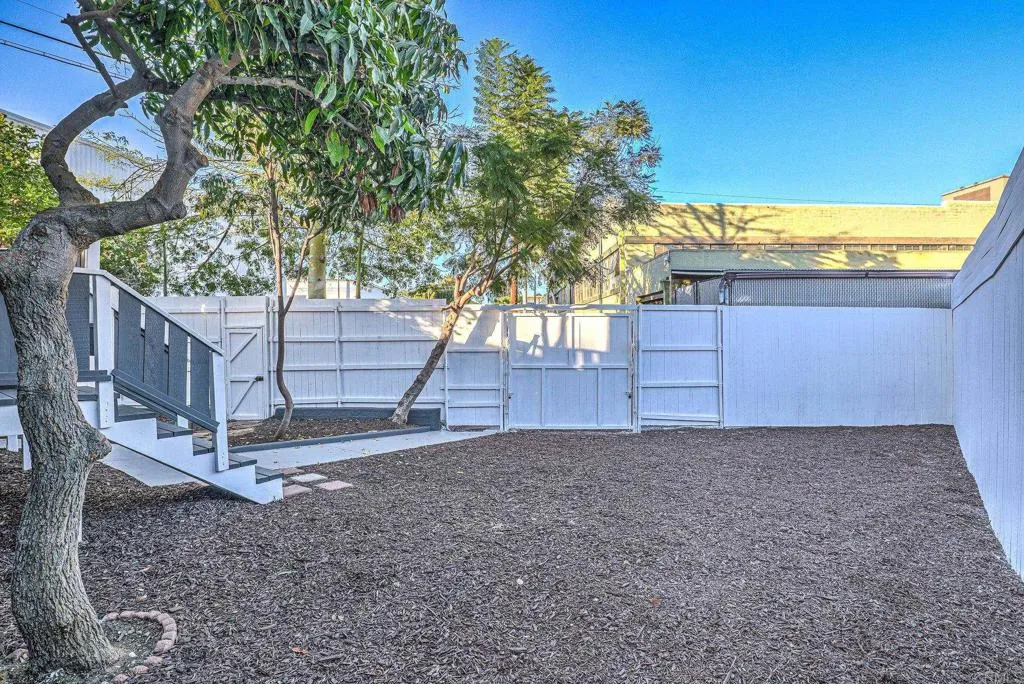 https://cdn.realtyfeed.com/cdn/127/306620202/6894f89dd6e191ad59d9610c1a347963.webp