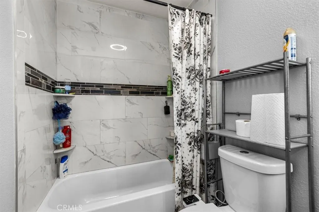 https://cdn.realtyfeed.com/cdn/127/306620295/5f0e9019c5bc0b912b5773c9a739acbf.webp