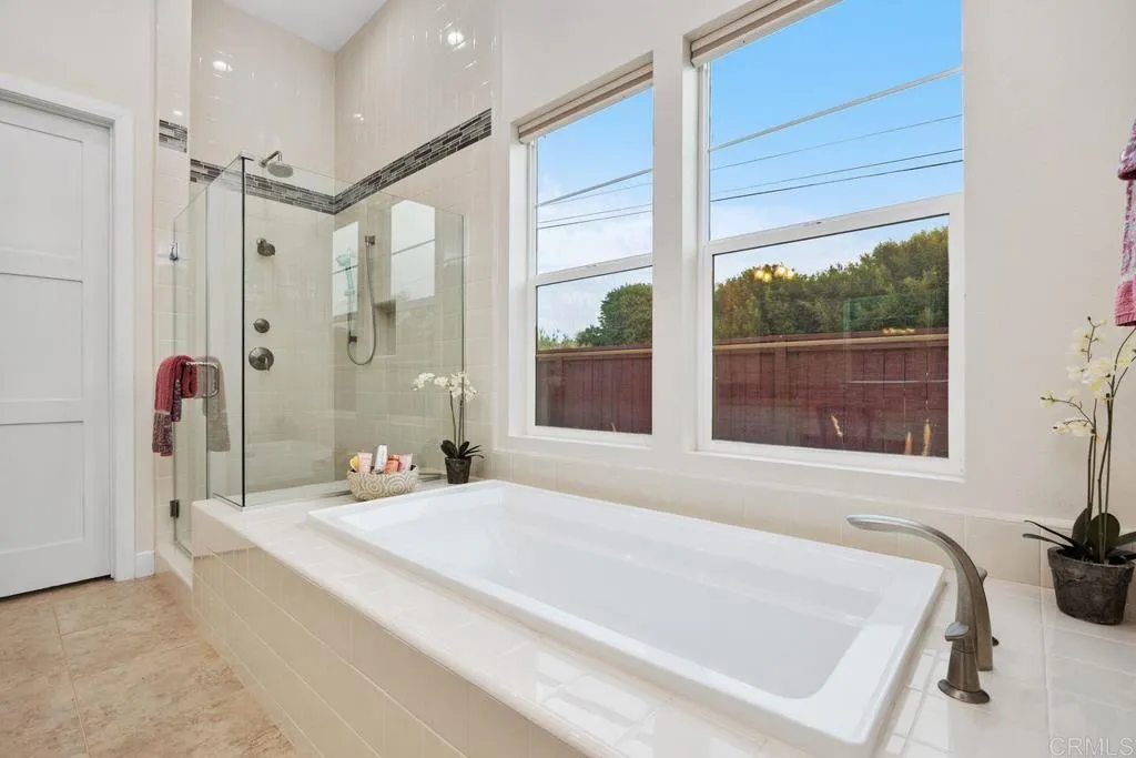https://cdn.realtyfeed.com/cdn/127/306620296/866f2049bc501988890912dc6cb9e16b.webp