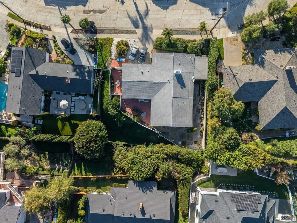 https://cdn.realtyfeed.com/cdn/127/306620388/1c114a02acbca29f174c9ceac12bad37.webp