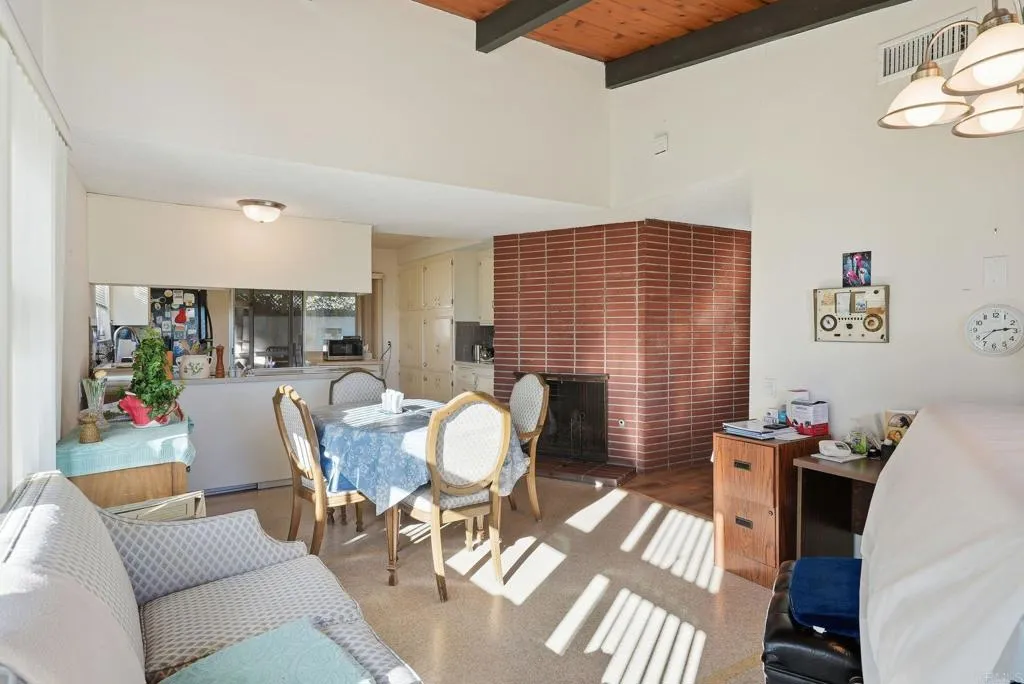 https://cdn.realtyfeed.com/cdn/127/306620388/b7ac696c505231a356873ca8e759b37e.webp
