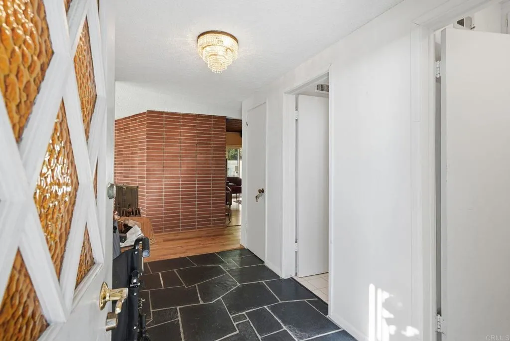 https://cdn.realtyfeed.com/cdn/127/306620388/d43f59ec2bc46861a02797e7e831f7cc.webp