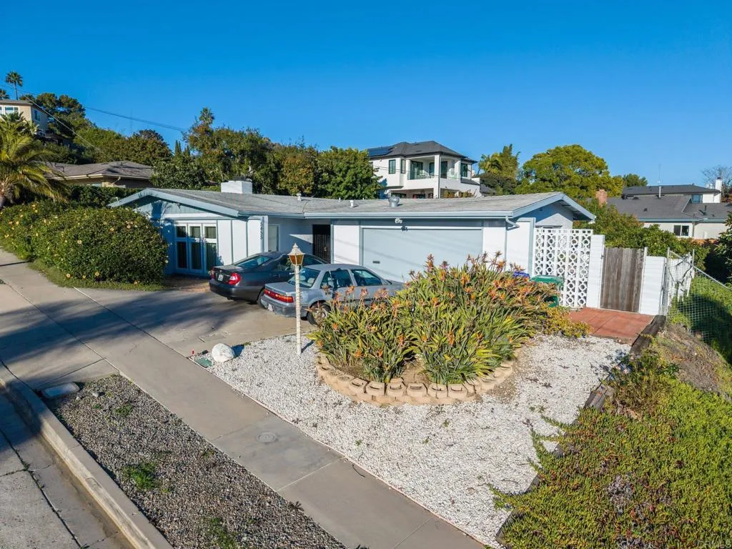 https://cdn.realtyfeed.com/cdn/127/306620388/f2333380d2656308033ad45d8dfde0bf.webp