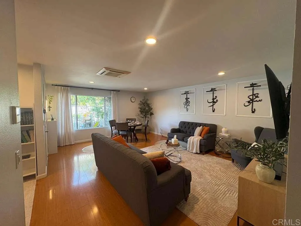 https://cdn.realtyfeed.com/cdn/127/306620453/8c199b09fd24b89a9f3fe63d5e8f55f8.webp