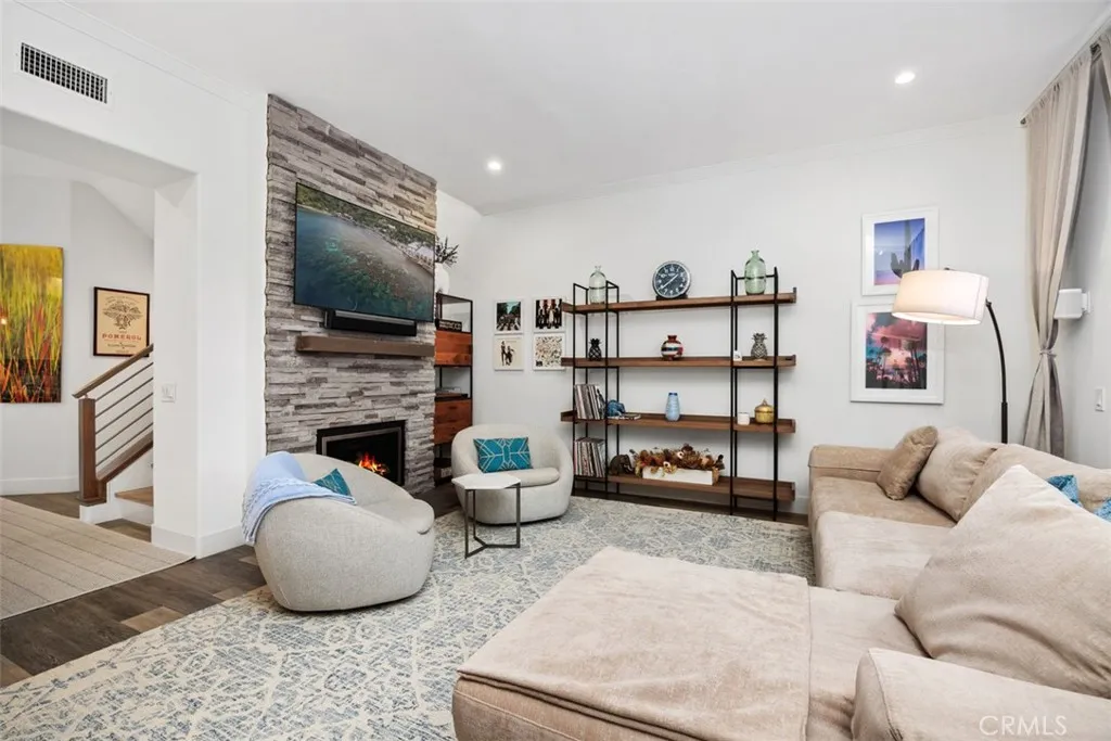 https://cdn.realtyfeed.com/cdn/127/306620503/10159c715e44966a8ef5a1d164d396fe.webp