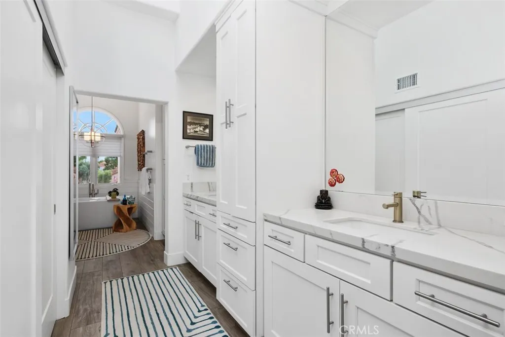 https://cdn.realtyfeed.com/cdn/127/306620503/733d48f2daa6dacd0c0b3ad5e8627316.webp