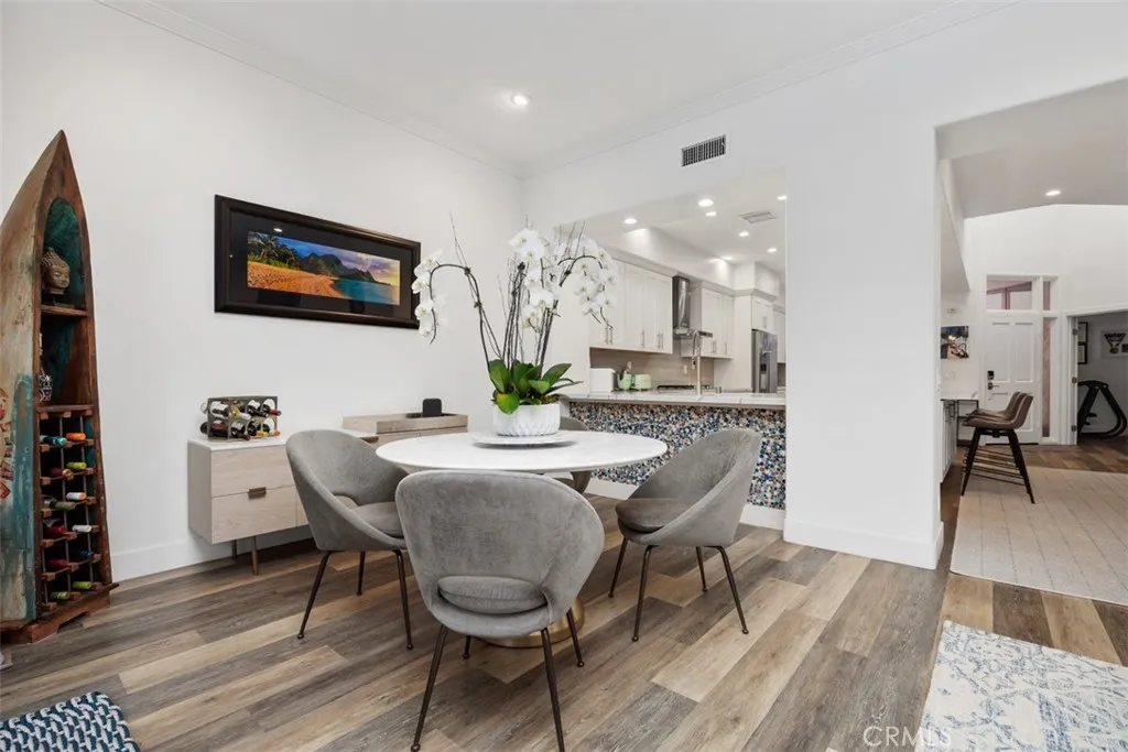 https://cdn.realtyfeed.com/cdn/127/306620503/91ead23323603f4805a9d4452458b0f4.webp
