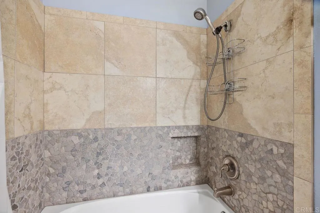 https://cdn.realtyfeed.com/cdn/127/306620511/585e9ba3a506c221793e367fba44d9b3.webp