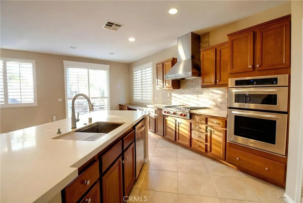 https://cdn.realtyfeed.com/cdn/127/306620526/e9a9564f51f29981be7593774b3127e6.webp