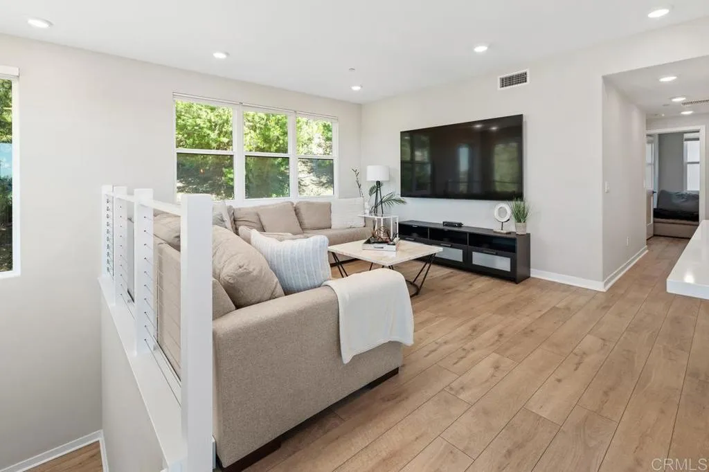 Photo #11: PTP2600402 Listing: Photo #11